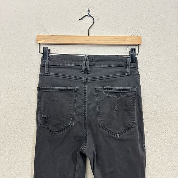 GOOD AMERICAN Good Legs Crop Chewed Hem Jeans in Black - Picture 8 of 12